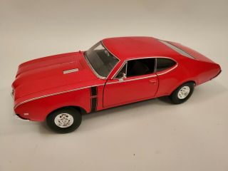 Welly 1968 Oldsmobile 442 Red 1:24 Scale Die Cast Hard Top Model Car