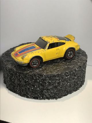 100 Hot Wheels Redline 1974 Porsche 911 Carrera Yellow Front Caps Htf