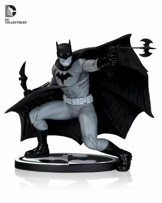 Batman Black & White Statue By Francis Manapul