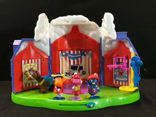 Backyardigans Circus Playset With Multiple Characters