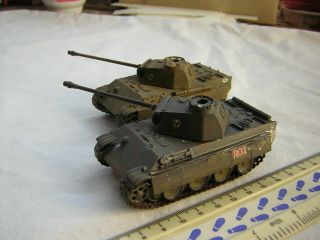 2 X Built Hasegawa Ww2 German Military Panther Tanks (d - Day) Scale 1:72