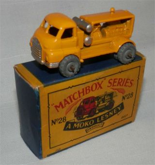1950s.  Moko.  Matchbox Lesney,  28 A Bedford Compressor Truck.  Metal Wheel.