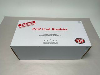 Acme 1:18 1932 Ford Roadster - Danbury Exclusive