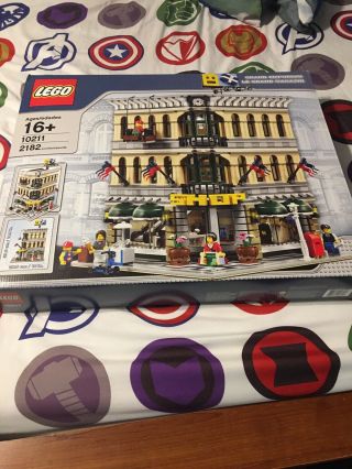 Lego Creator Grand Emporium (10211) New/sealed