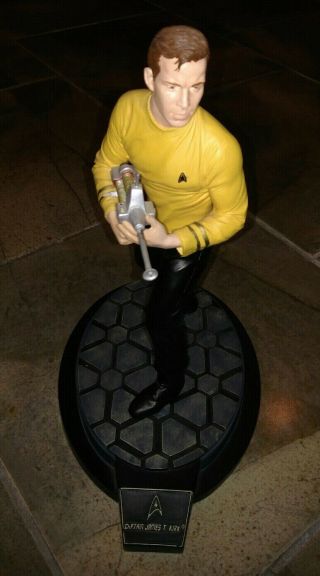 Star Trek Latinum Edition Captain James T Kirk William Shatner Statue 12 " Tall