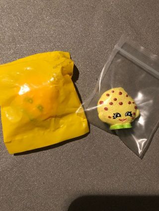 Shopkins Season 1 Set Of Two Kooky Cookies Ultra Rare Yellow And Pink Glitter
