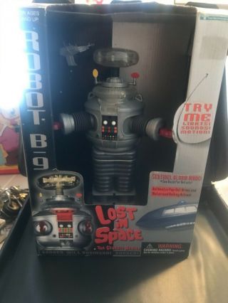 Lost In Space Classic Series B - 9 Robot 10 " Figure W/gun Trendmasters 1998