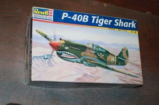Revell 1/48 Scale P - 40b " Tiger Shark " Model Kit