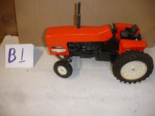 1/16 Allis Chalmers 7045 Toy Tractor