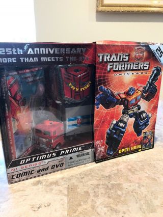 Hasbro Transformers Universe: 25th Anniversary Optimus Prime Robots Action.