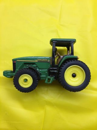 1/64 John Deere Tractor Ertl