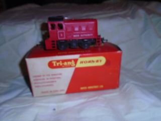 Triang Hornby R.  253 0 - 4 - 0 Dock Shunter Red Livery Locomotive Oo Gauge