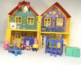 Peppa Pig Deluxe Play House With Figures & Furniture Accessories