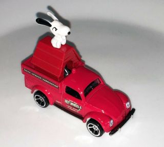Hot Wheels Custom Volkswagen Beetle Pickup Snoopy Delivery