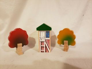 Thomas Wooden Railway Rare Vintage 1994 Set Trees And Signal Tower Building Guc
