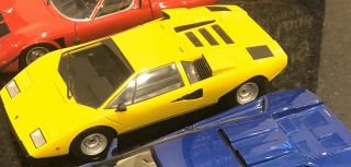 1/18 Lamborghini Countach LP400 Yellow Kyosho.  No Box.  All Opening Parts 2