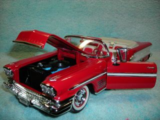 1/18 SCALE DIECAST 1958 PONTIAC BONNEVILLE CABRIOLET IN RED/WHITE BY YAT - MING. 2