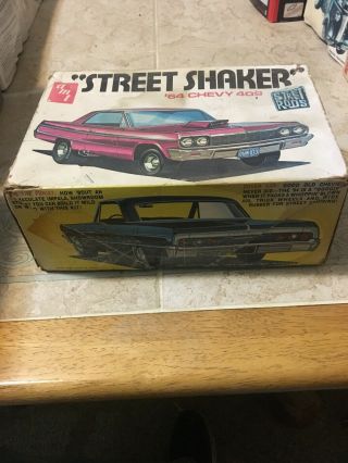 Vintage “street Shaker” 64 Chevy 409 Amt Model Car Kit 1/25