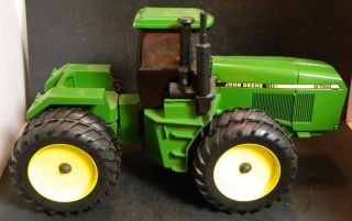 Vintage John Deere 8760 4wd Special Edition Tractor 1:16 Scale (1988)