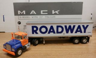 Roadway Mack R - Model W/ 35 