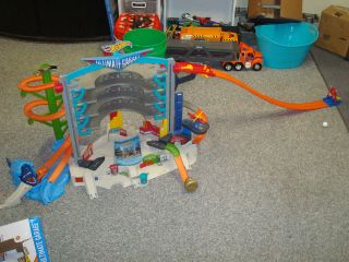 Hot Wheels Ultimate Garage Shark Race With Cars,  Sounds,  And Lights,