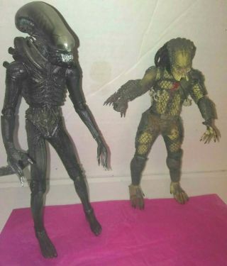 Alien & Predator Action Figures 2008 2010 Collectible Loose 9 1/2 " 8 1/2 "