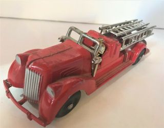 Vintage Metal Toy Red Fire Truck Ladders Driver Fireman Hubley 473