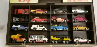 Mattel 1981 Hot Wheels Showcase 16 Car Display Case 8 X 14.  With 16 Vf Cars.