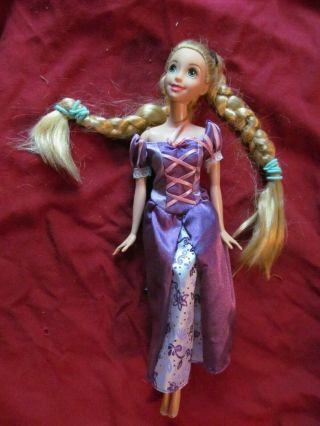 Tangled Disney Princess Rapunzel Barbie Doll Mattel 2006 Dress