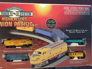 Bachmann Highballers Union Pacific N Scale Train Set With E - Z - Track System