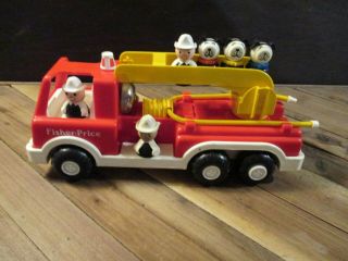 Vintage 1988 Fisher Price Play Family Little People Fire Truck W/ People 2361