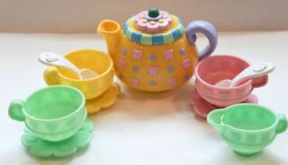 Fisher Price Musical Tea Set Vintage 2000 Tea Pot Cups Saucers Spoons