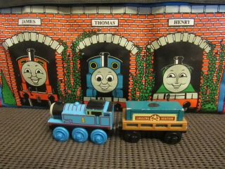 Thomas & Friends Wooden Thomas & Cargo Car Train Car