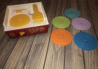 Fisher Price Mattel 2010 Music Box Toy Record Player With 5 Records 10 Songs