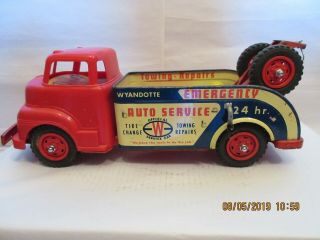 Vintage Wyandotte Emergency Auto Service Tow Truck Complete And With Tools.