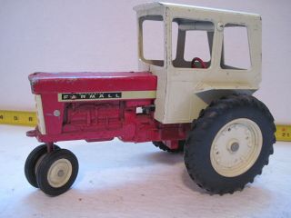Vintage Ertl Farmall 560 International Harvester Tractor With Cab 1:16