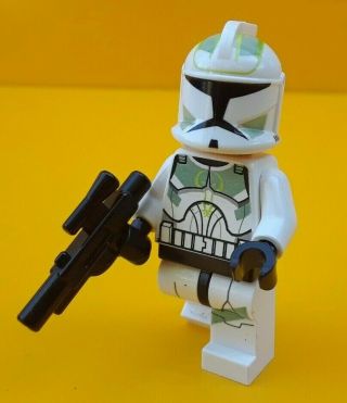 LEGO ® - STAR WARS ™ - Clone Trooper Clone Wars with Sand Green Markings 7913 2