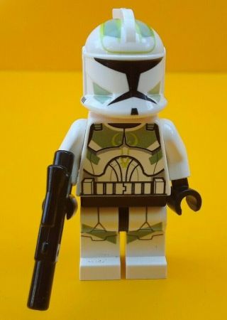 LEGO ® - STAR WARS ™ - Clone Trooper Clone Wars with Sand Green Markings 7913 3