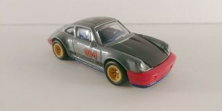 Hot Wheels 1:64 Car Culture Track Day Porsche 964 Real Riders