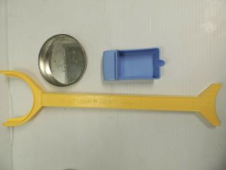 Vtg Easy Bake Oven Replacement Pan And Yellow Pusher Tool Spoon Cooking
