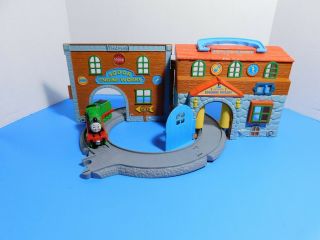 Thomas Take Along Sodor Engine Set Complete With Train.