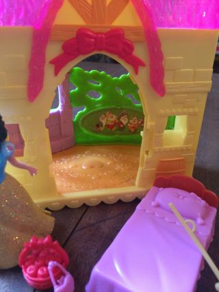 Mattel x9434 Disney Princess Little Kingdom Magiclip Snow White Doll & House 2