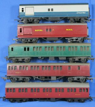 Tri - Ang Oo Gauge Assorted Coaches [3],  Vans [2] As Photograph