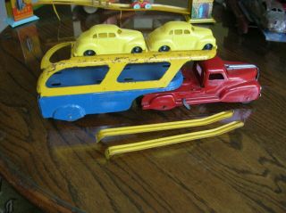 Vintage Marx/Wyandotte Car Carrier,  Auto Transporter w/2 taxis and loading ramps 2