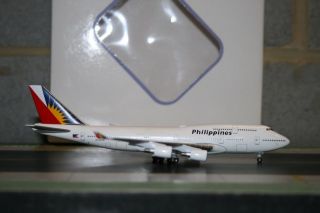 Aeroclassics 1:400 Philippines Boeing 747 - 400 Rp - C8168 (acrpc8168) Defect
