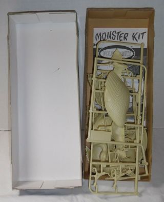 POLAR LIGHTS 1998 CUSTOMIZING MONSTER Model Kit 5021 Vulture & Mad Dog - 2