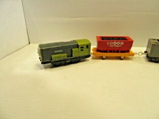 Thomas Train Trackmaster Dodge Engine and 3 Cars 2