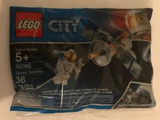 2019 Lego City 30365 Space Satellite Astronaut.  Inspired By Nasa Spacewalks