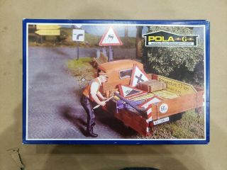 Pola G Scale 1/22.  5 Roadway Sign Set Model Kit G1761 Open Box,  Nearly Complete