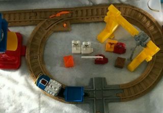 FISHER PRICE GEO TRAX ALL ABOUT TRAINS SET H9448 TRAIN 2
